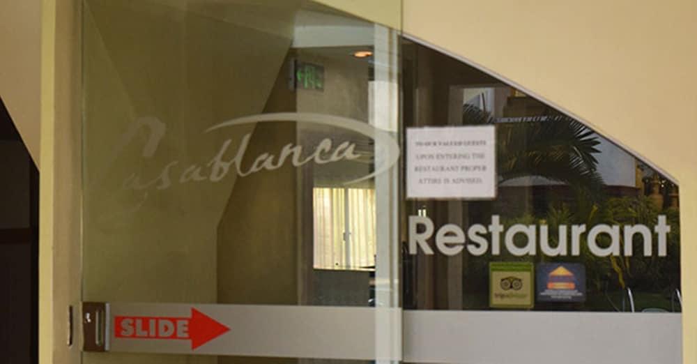 Casablanca Hotel And Resort Olongapo Exterior photo