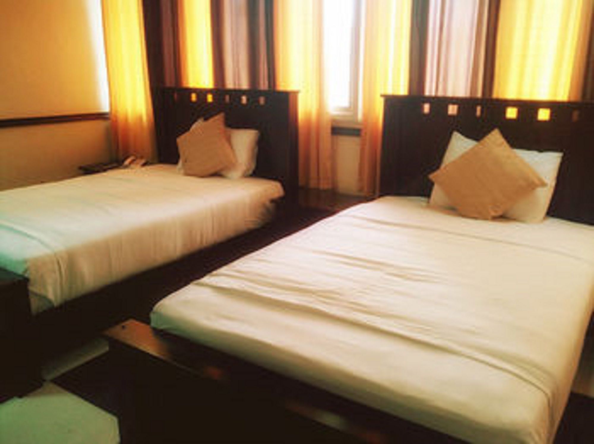 Casablanca Hotel And Resort Olongapo Exterior photo